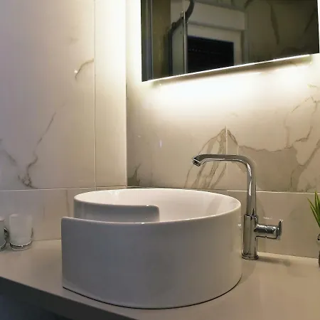 In Ziza, Rooftop Swimming Pool Apartment Opatija