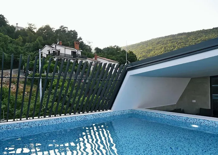 In Ziza, Rooftop Swimming Pool Apartman Opatija