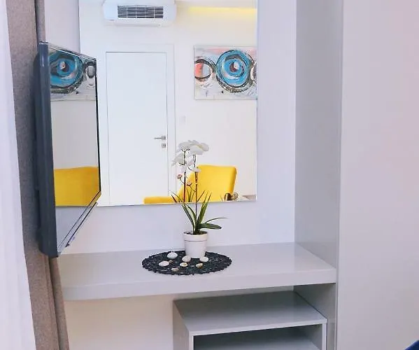 Apartman In Ziza, Rooftop Swimming Pool