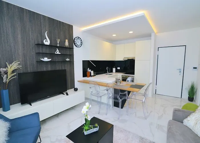 Apartman In Ziza, Rooftop Swimming Pool *