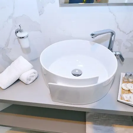 In Ziza, Rooftop Swimming Pool شقة *