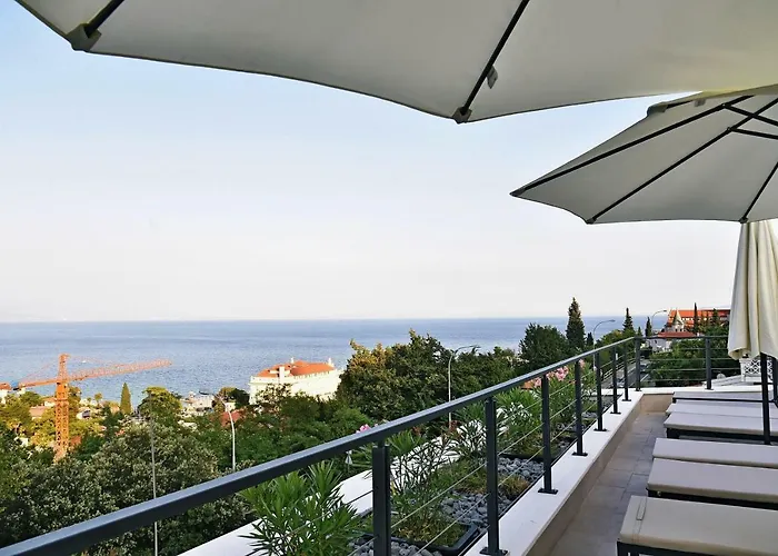 Appartement In Ziza, Rooftop Swimming Pool